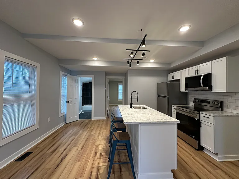 128 Caroline Ave #2 — Photo 15