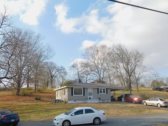 4th image of 1442 S Water Ave