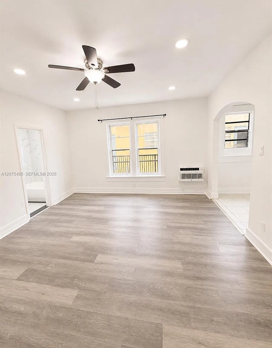 Park Front Condo — Photo 1