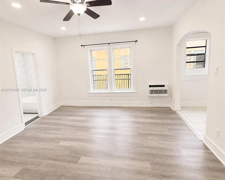 1319 Meridian Ave #205