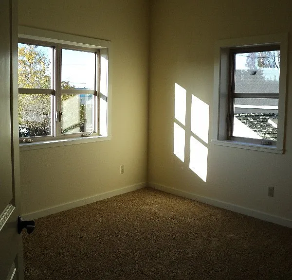 565 H St — Photo 7