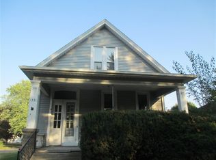 1331 N 3rd St, Clinton, IA 52732