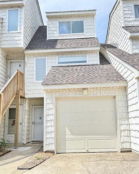 1st image of 839 Virginia Ct