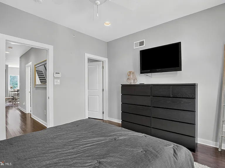 2441 Coral St — Photo 38