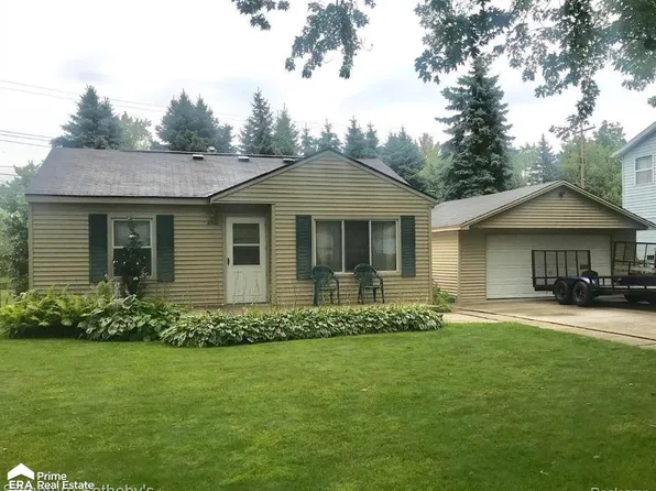 2816 Wisner Blvd, Waterford, MI 48329