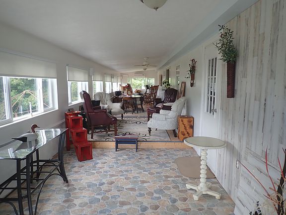 BRIGHT, AIRY SUNROOM