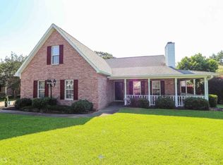 525 Loxley Dr, Warner Robins, GA 31088