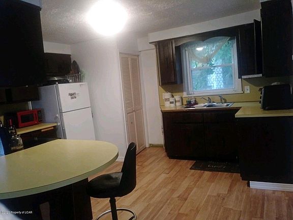 4th image of 285 Plymouth Ave