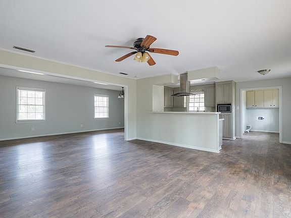3rd image of 2205 Briarcliff Dr