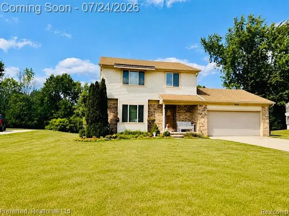 1655 North Dr, Walled Lake, MI 48390
