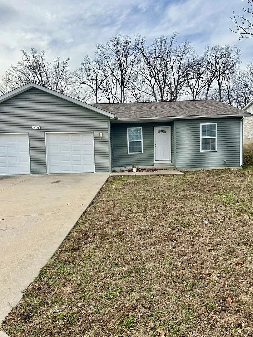 3 Bedroom 2 bath duplex — Photo 1