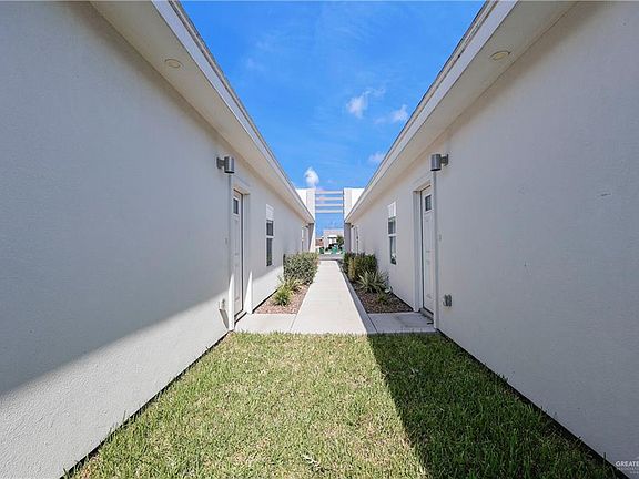 2nd image of 5007 N Dahlia St #3