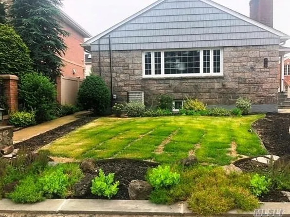 518 Parsons Blvd, Flushing, NY 11357
