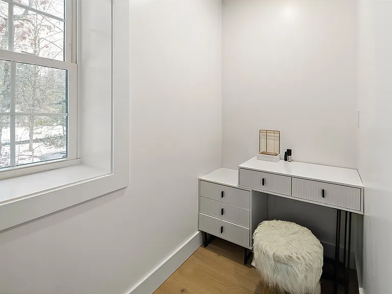 355 Maynard Rd — Photo 13