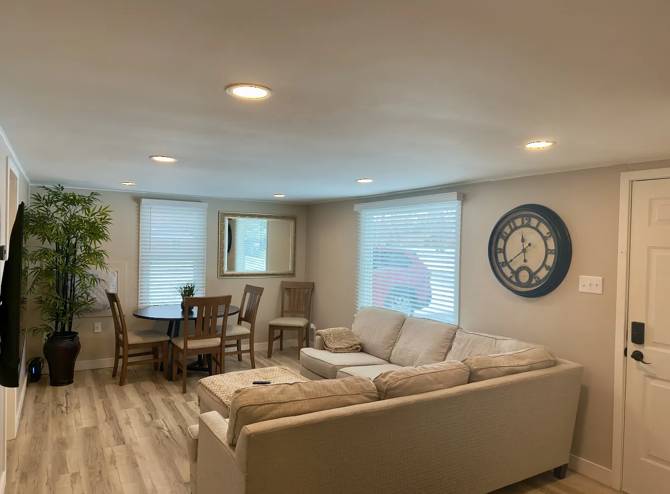 112 Belle Aire Ave — Photo 2