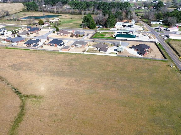 4th image of Nick Davis Rd