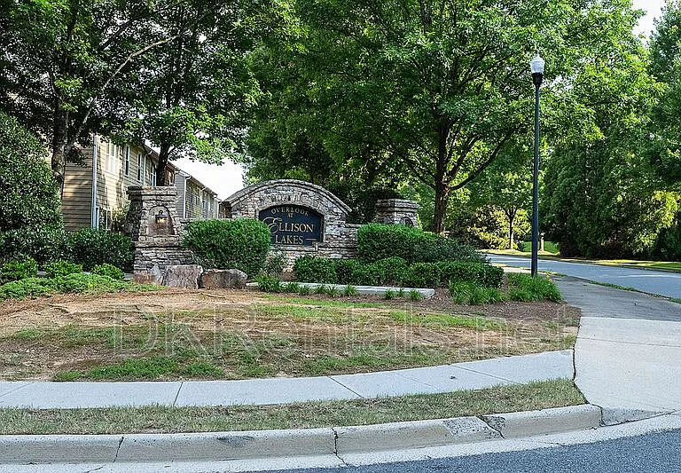 1959 Lakeshore Overlook Cir NW — Photo 5
