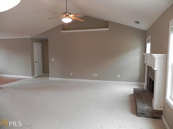4th image of 952 Jasmine Dr #128