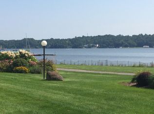 466 Bay Village Dr, Rochester, NY 14609