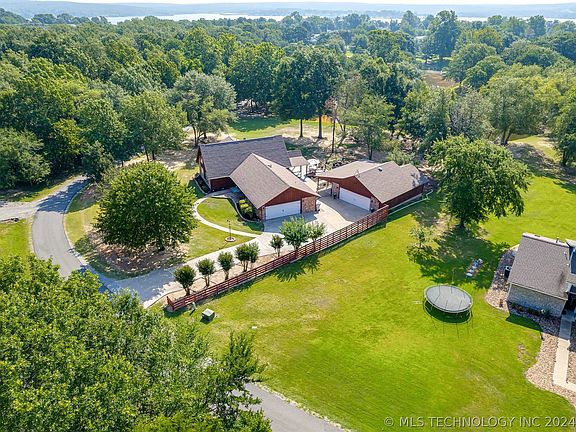 2nd image of 181 Hummingbird Ln