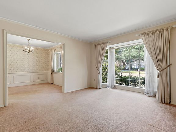 4th image of 1111 Cheshire Ln