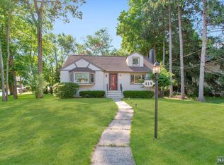 414 Pascack Rd, Washington Township, NJ 07676