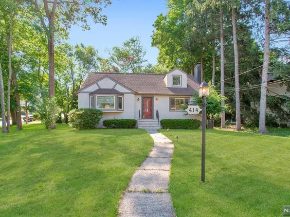 414 Pascack Rd, Washington Township, NJ 07676