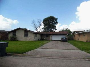 2349 Berry Ave, Groves, TX 77619