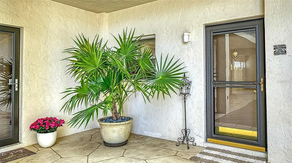 2 bed, 2.0 bath, 1389 sqft, $10,000 — Photo 3