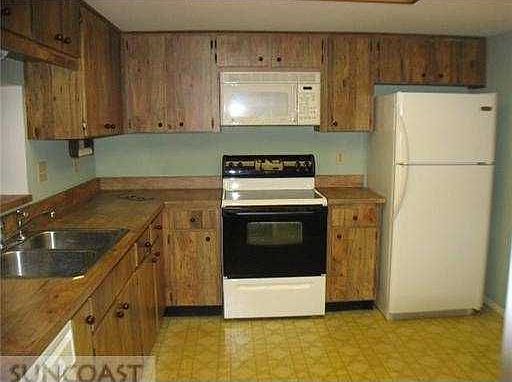 3rd image of 2526 Royal Pines Cir APT A