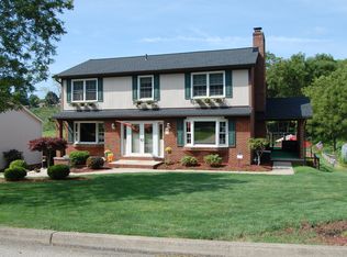 42 Meadow Dr, Greensburg, PA 15601