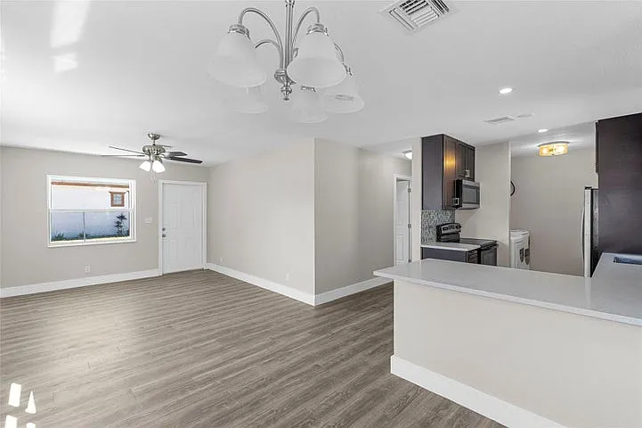 4 bed, 1222 sqft, $3,500 — Photo 4