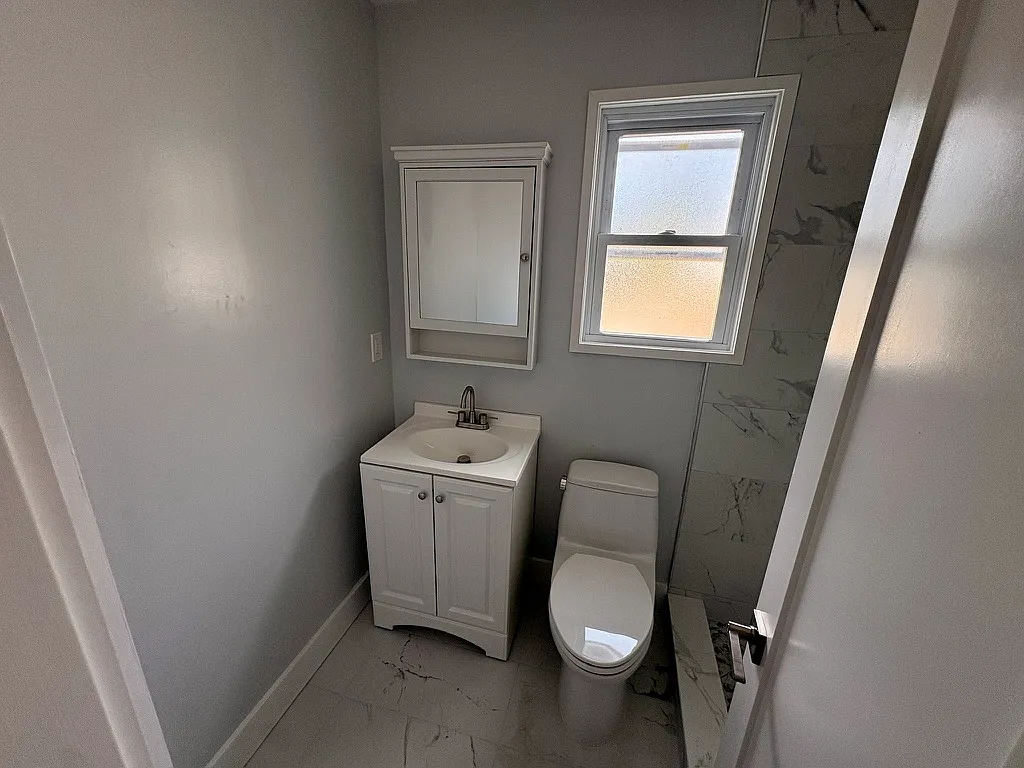 3 bed, 980 sqft, $3,300 — Photo 4