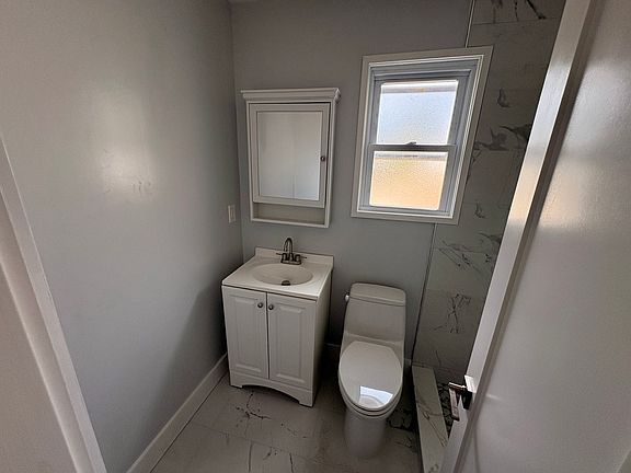 4th image of 2 Culver St APT 2