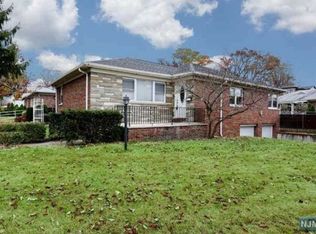 1002 Harvard Pl, Fort Lee, NJ 07024