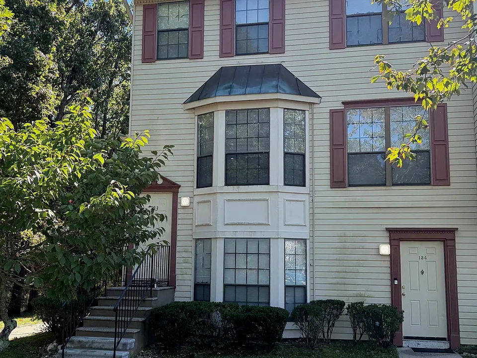 133 Colonial Ct