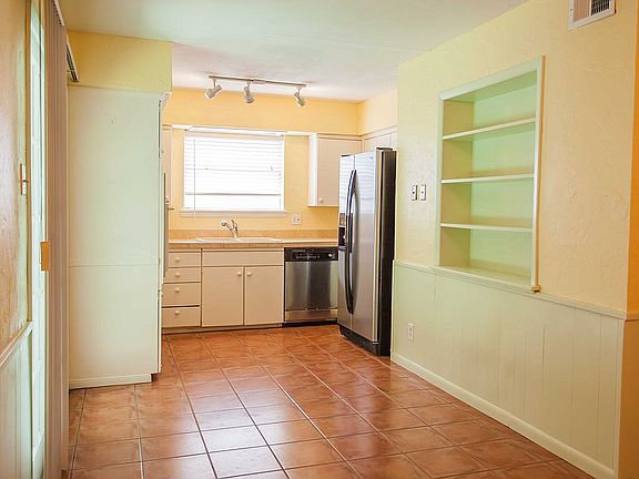 3rd image of 1249 Donna Dr