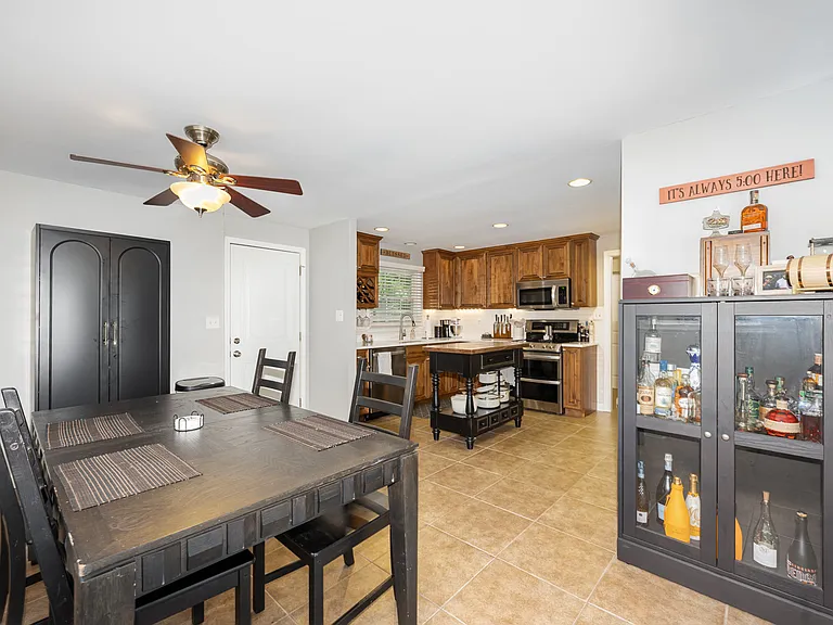 183 Monarch Rd — Photo 6