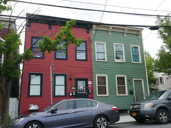142 Lark St