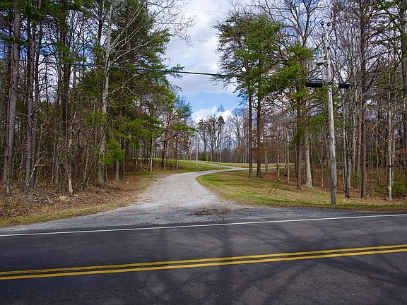 3rd image of 471AC Daus Mountain Rd