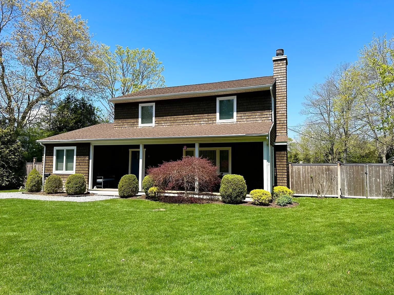 Renovated Home in Quiogue with Pool — Photo 1