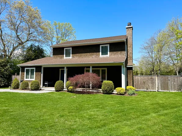 20 Meeting House Rd, Westhampton Beach, NY 11978