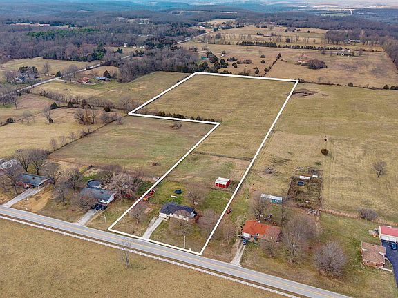 3rd image of 1021 W Farm Road 48