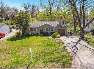 1007 Skyline Dr, Grandview, MO 64030