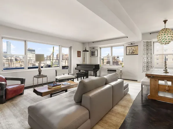 11 Fifth Avenue image 1 of 12