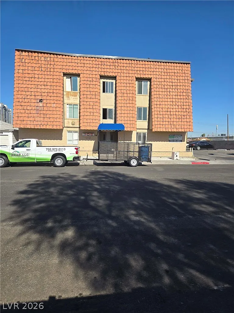 1 bed, 1.0 bath, 468 sqft, $850 — Photo 1