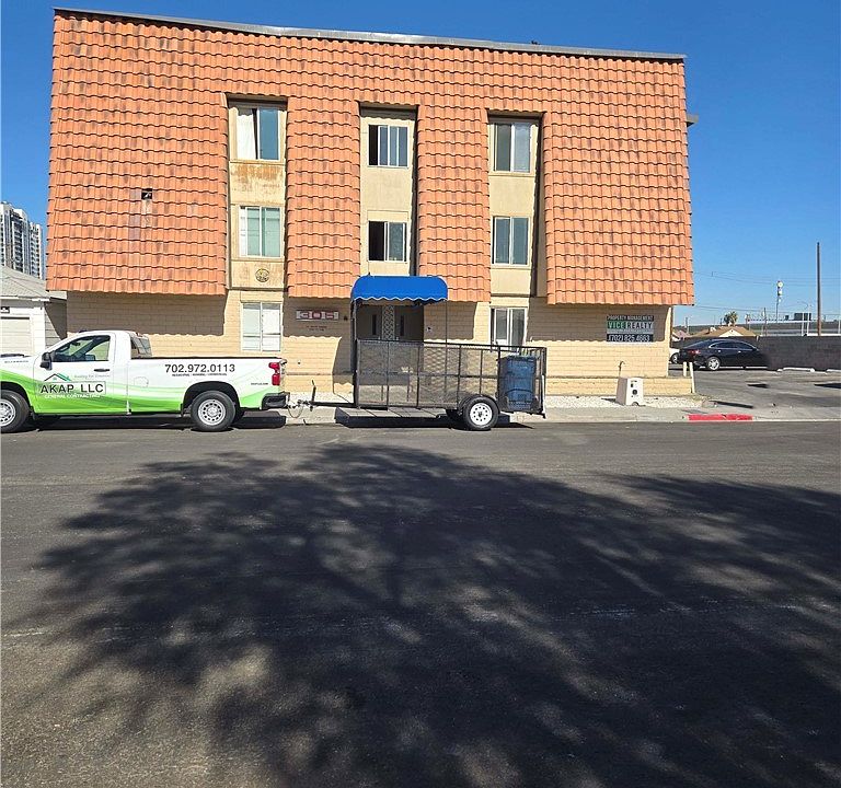 1st image of 305 N 10th St APT 30