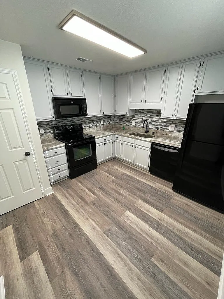 2 bed, 2.5 bath, 1365 sqft, $1,825 — Photo 4