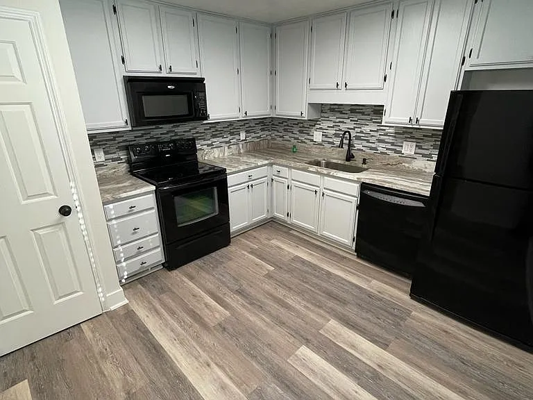4306 Clubside Dr — Photo 3