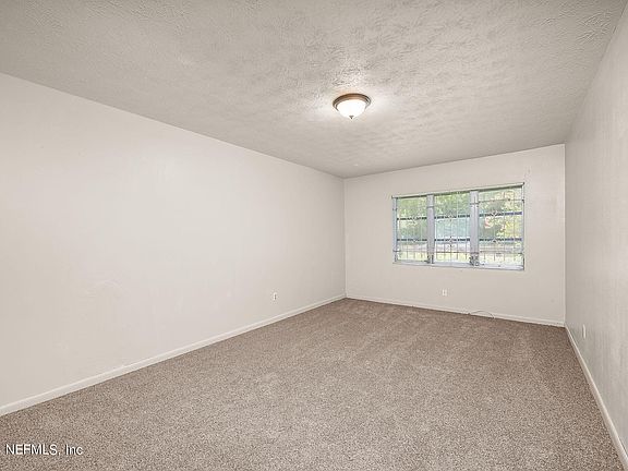 4th image of 201 CEDAR Avenue